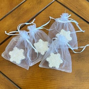 NEW four white snowflake soaps with net gift bag set of four